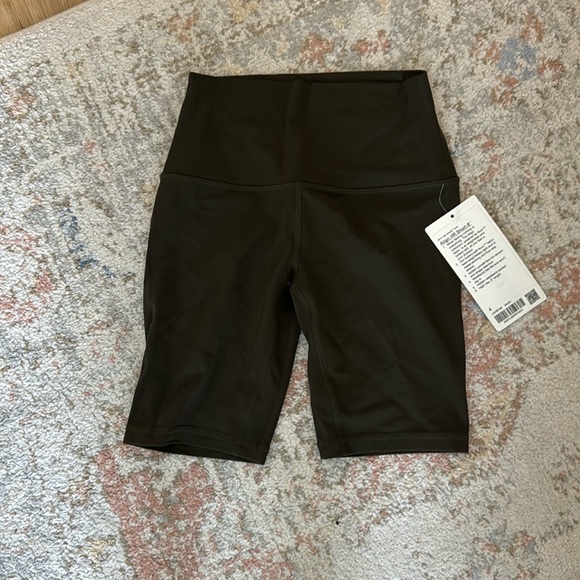 NWT LULULEMON ALIGN SHORT - Picture 1 of 3